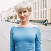 dizainvolos.ru дизайн волос - женская модельная креативная стрижка на короткие волосы, блондинка