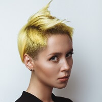 dizainvolos.ru дизайн волос - женская модельная креативная стрижка на короткие волосы, блондинка, желтый цвет волос
