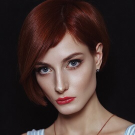 dizainvolos.ru дизайн волос - женская модельная креативная стрижка на короткие волосы, несведеные зоны, красный цвет волос