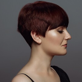 dizainvolos.ru дизайн волос - женская модельная стрижка на короткие волосы брюнетка несведеные зоны