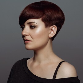 dizainvolos.ru дизайн волос - женская модельная стрижка на короткие волосы брюнетка несведеные зоны