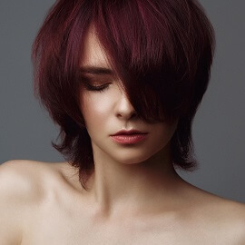 dizainvolos.ru дизайн волос - женская модельная стрижка на средние волосы брюнетка несведеные зоны
