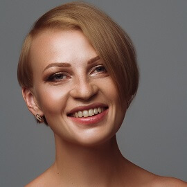 dizainvolos.ru дизайн волос - короткая женская модельная стрижка на тонкие волосы брюнетка несведеные зоны