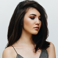 dizainvolos.ru дизайн волос - брюнетка азиатские волосы стрижка на среднюю длину 