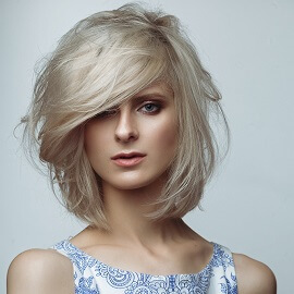dizainvolos.ru дизайн волос - женская модельная стрижка на средние волосы блондинка