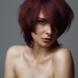 dizainvolos.ru дизайн волос - женская модельная стрижка на средние волосы брюнетка несведеные зоны