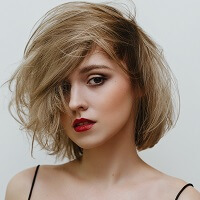 dizainvolos.ru дизайн волос - блондинка стрижка на средние волосы