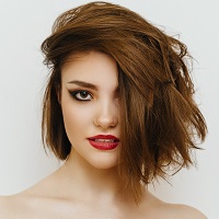 dizainvolos.ru дизайн волос - брюнетка  каре боб стрижка женская