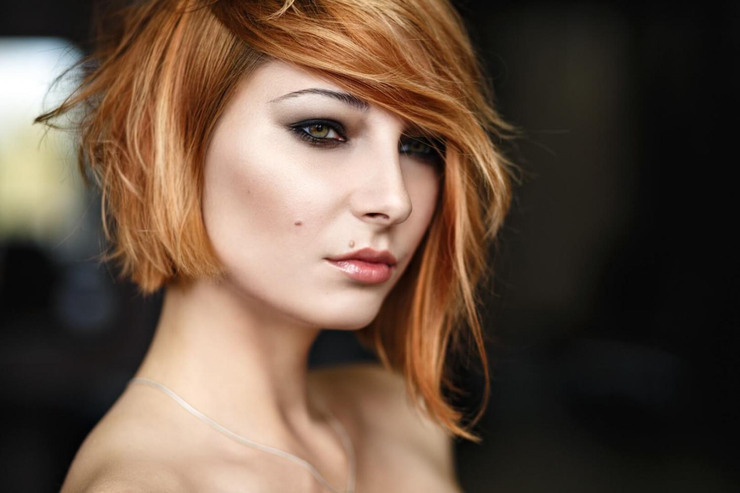 dizainvolos.ru дизайн волос - женская модельная креативная стрижка на средние волосы, ассиметричное каре, рыжий цвет волос